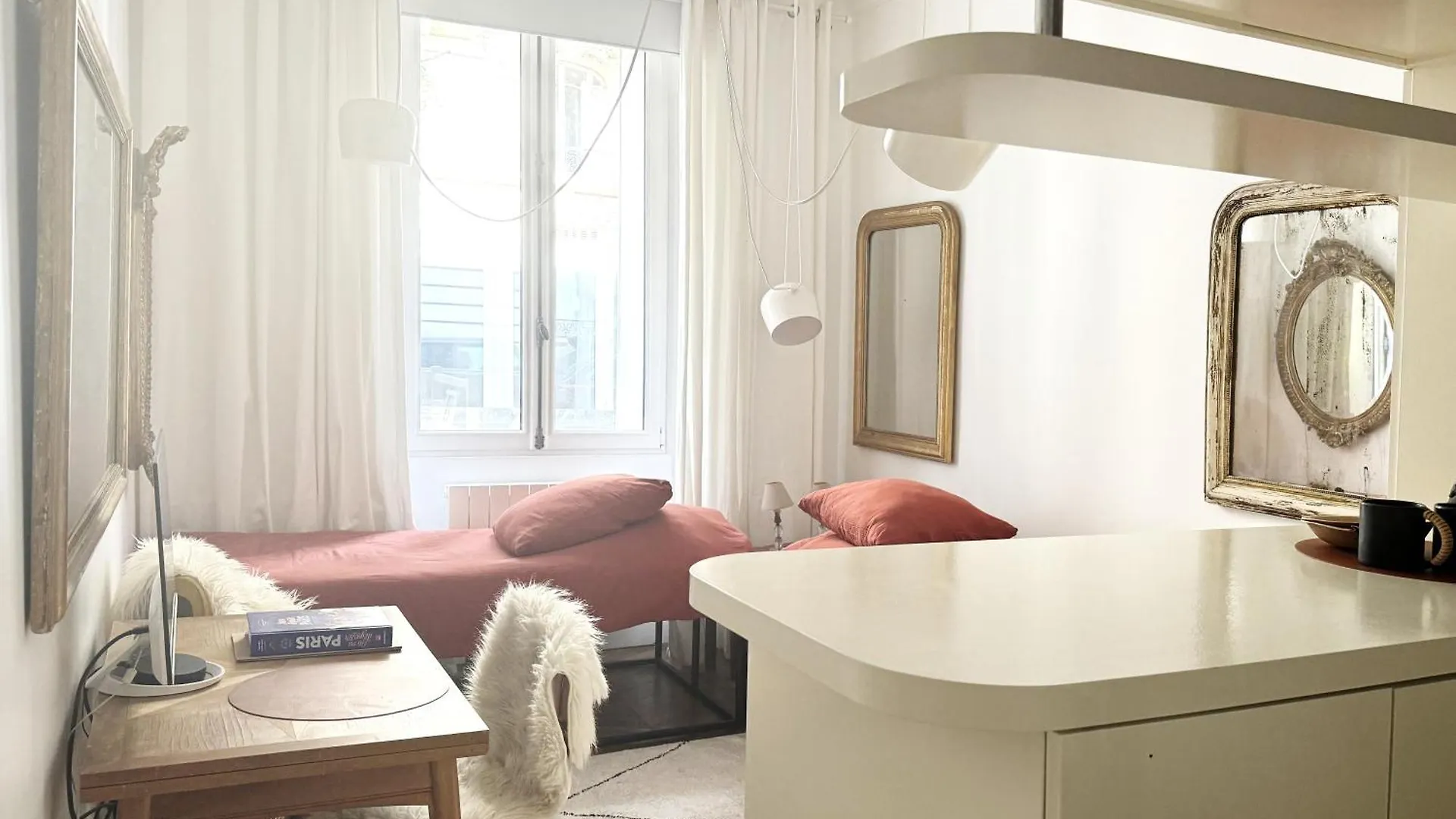 Climatise Pour 1 Ou 2 Personnes Au 109 Avenue Mozart 16 Apartment
